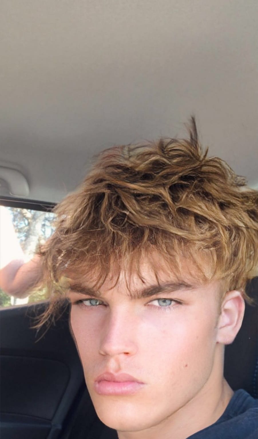 FaceApp 1629835725981