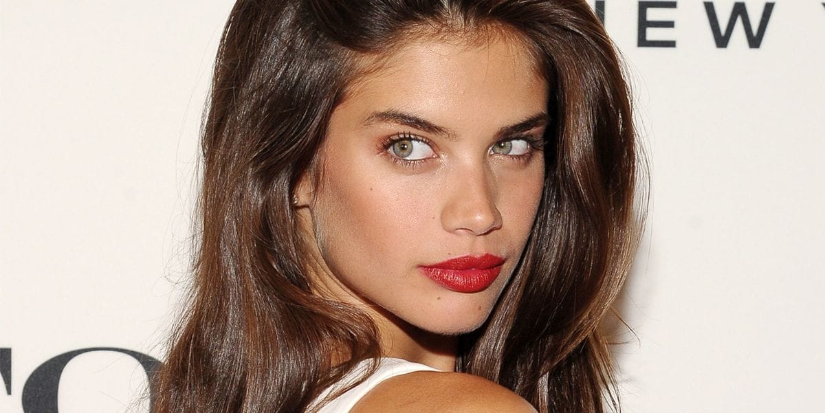 Sara sampaio video cuerpo postura elle 0 1613211168