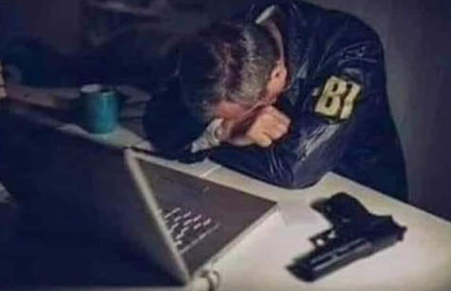 Fbi guy replay button