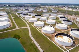 Oil slides on demand concerns, strong dollar | Reuters