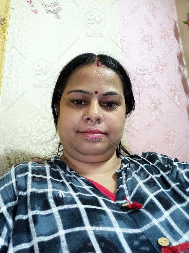 Stock photo indian women selfie 6bf537e3 dc74 4ce0 998d aec414d5ad19