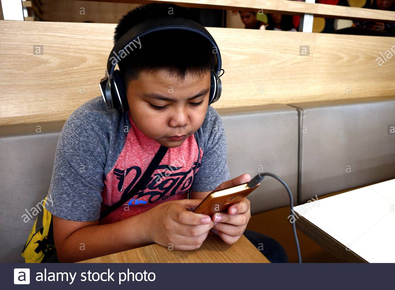 1633634322217