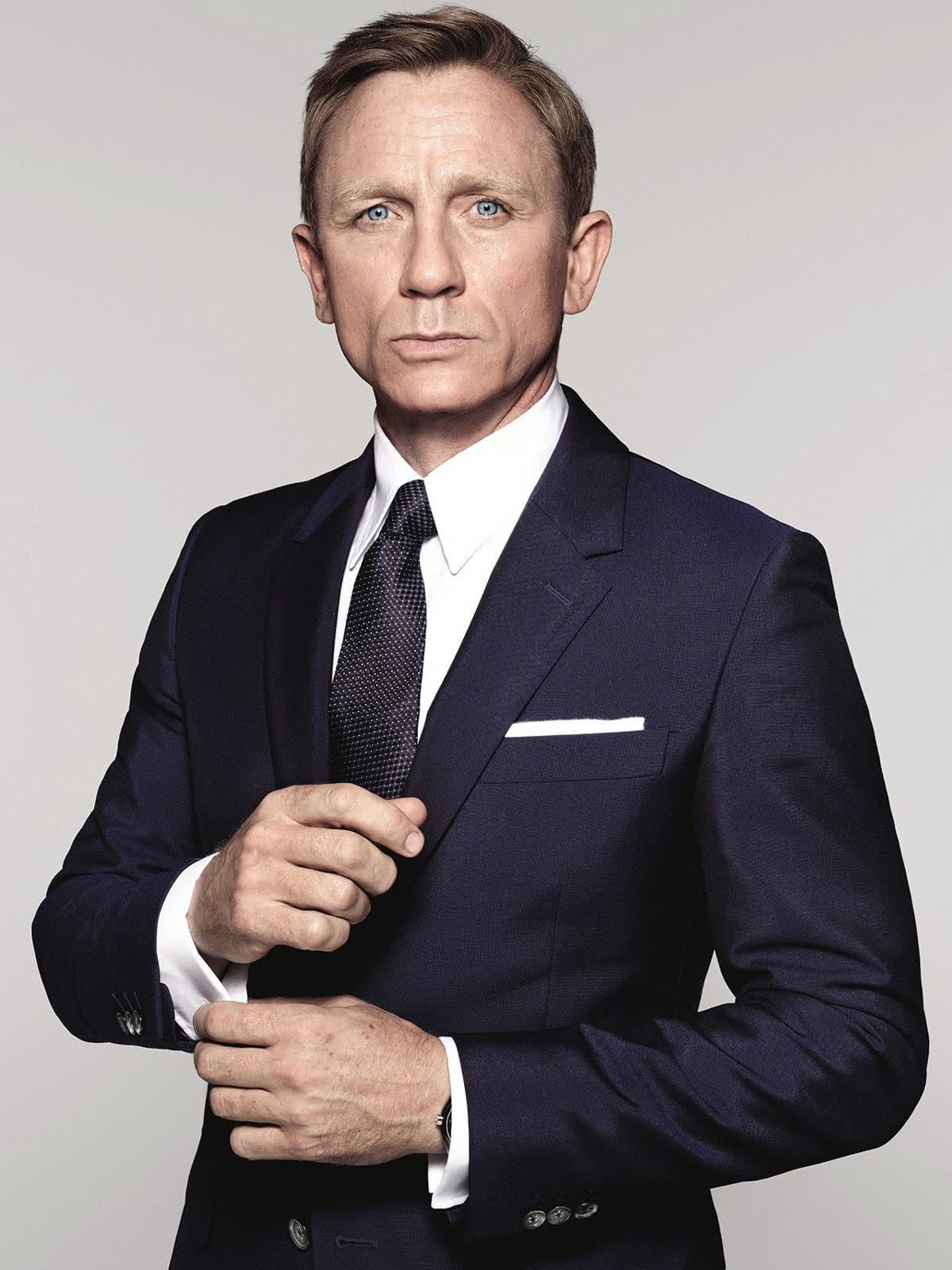 Business professional dress code men james bond suit style luxe digital