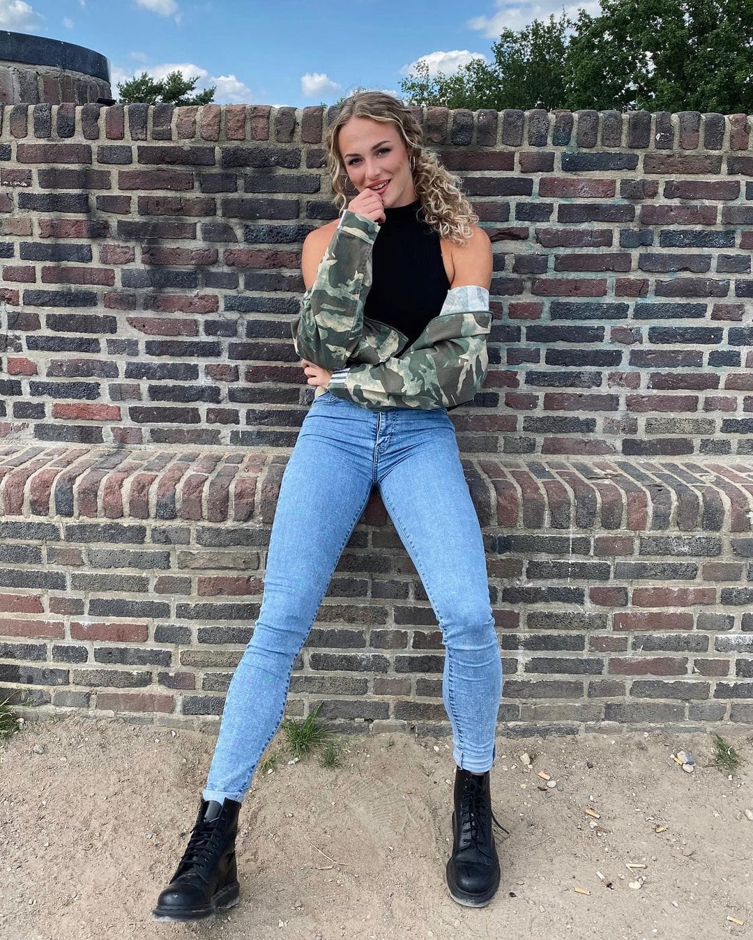 ADC5472F 0E36 49EF A552 D6DC9877DA52