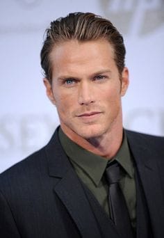 Be6d1ff4334fe7ce5c2513324db72bdc  jason lewis good looking guys