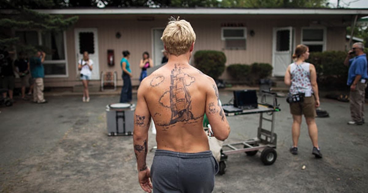 5853ccba6666b2eb4762f12f cess on set the place beyond the pines ryan gosling 01 h