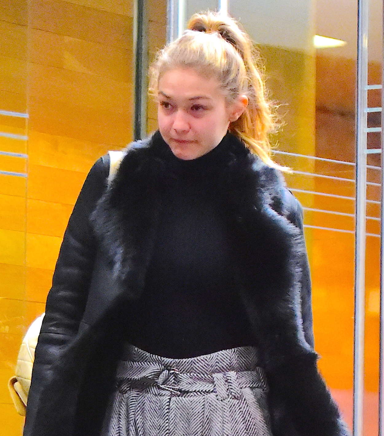 Gigi Hadid out with No Makeup  03