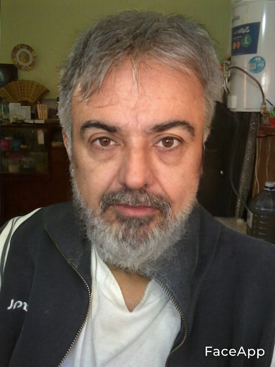 FaceApp 1634659638406