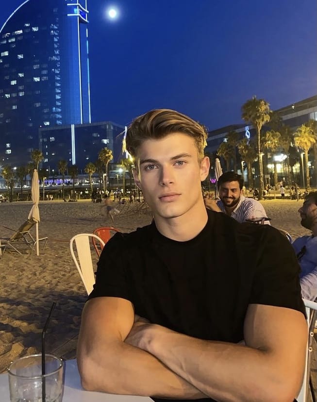 D81DEA26 2FFD 42B4 B3AE 8681CDB726CB