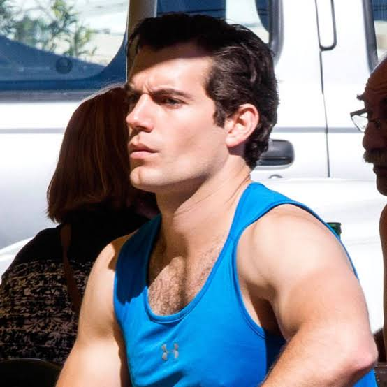 Henry cavill insane jaw