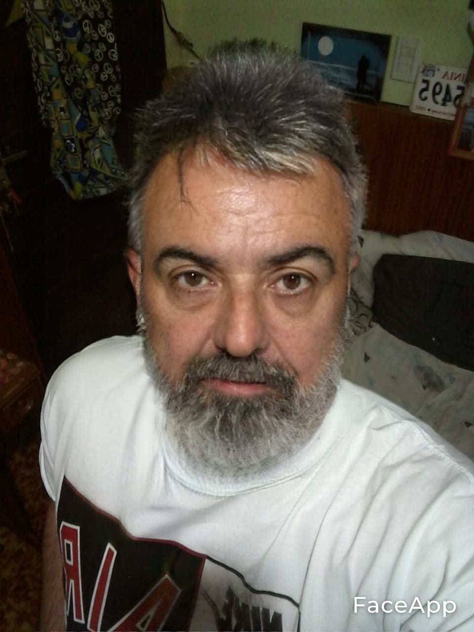 FaceApp 1635904132733