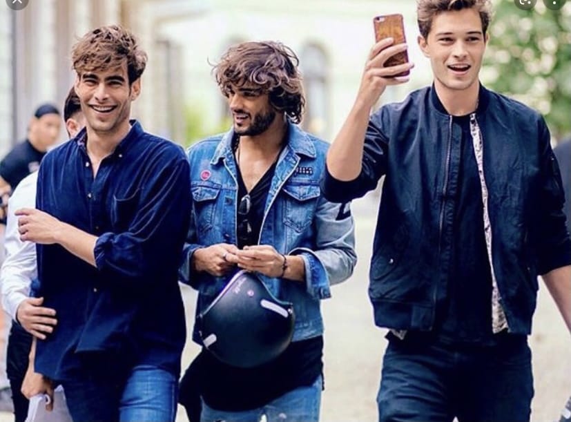 407D36F8 72AC 4CA7 9D31 7D51185DB690