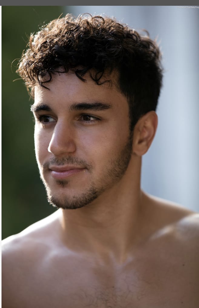 AEDA4D4D D2A2 43B0 A806 2B3831A1BB45