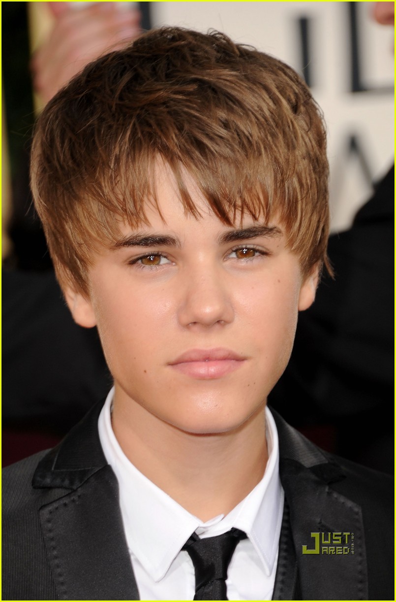 Justin bieber golden globes 2011 red carpet 03