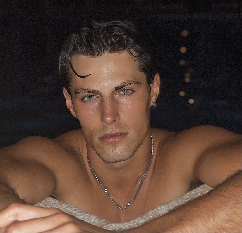 56F05537 18F4 4058 9071 2F5B76A80081