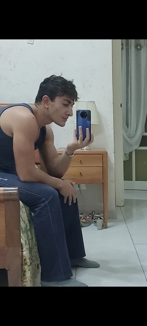 Screenshot_2021-11-27-01-22-40-436_com.google.android.apps.photos.jpg