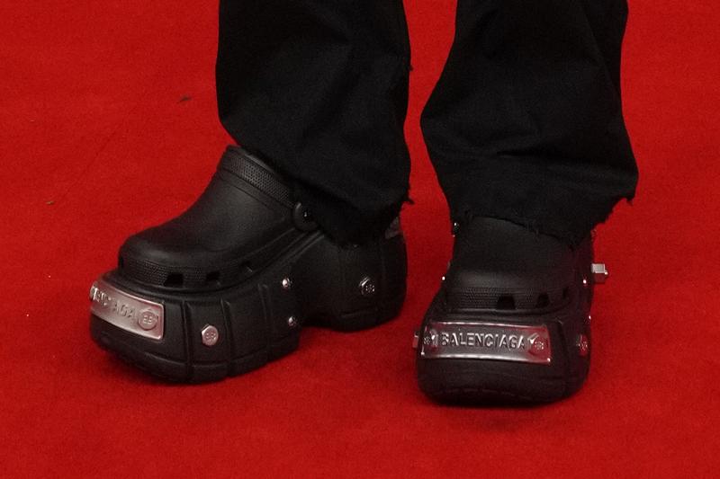 Https   hypebeastcom image 2021 10 balenciaga summer 2022 platform crocs info 001