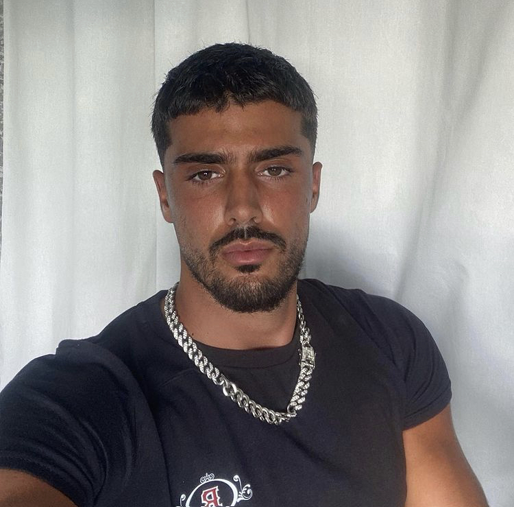 1BDFC4A3 159A 4050 90FF 520BCD8C9C5F