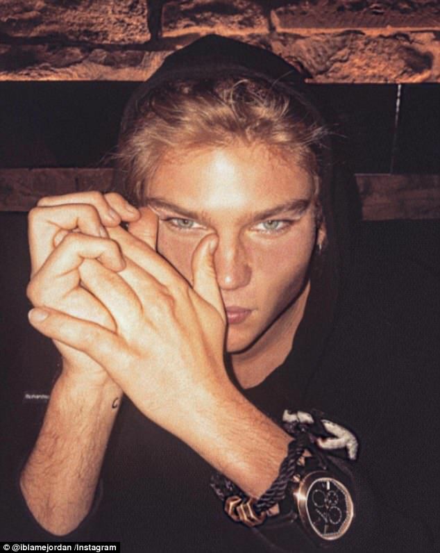 F20bbecd7c5a3b4ed3a96754c0d0929d