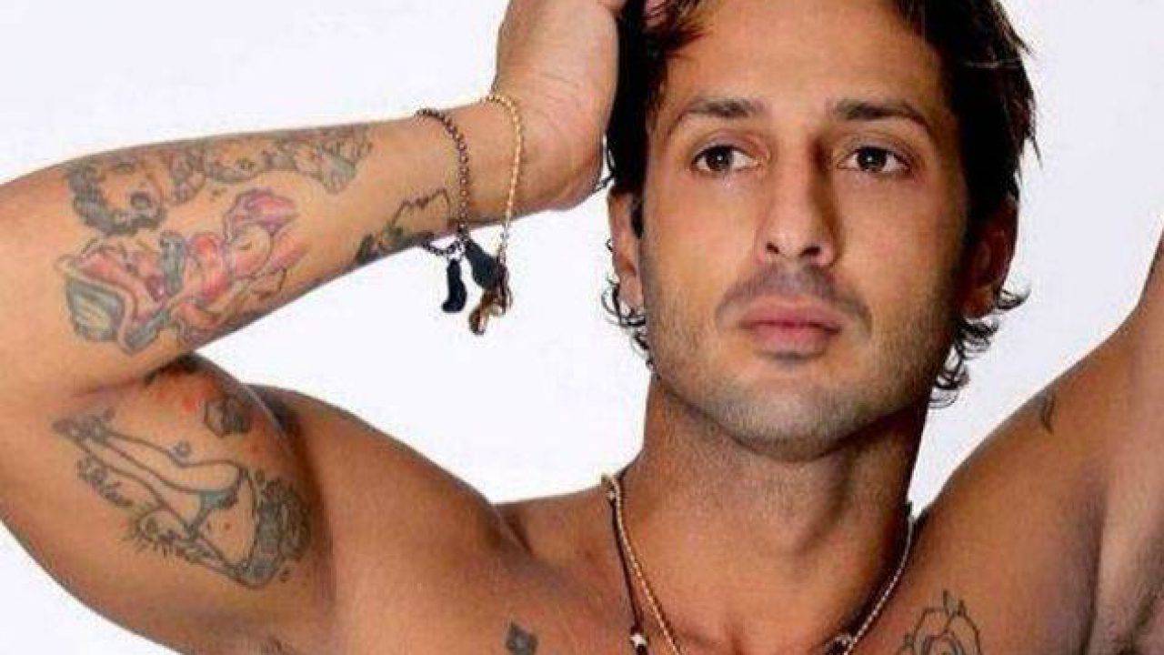 Fabrizio corona 6 o su horizontal fixed 1280x720