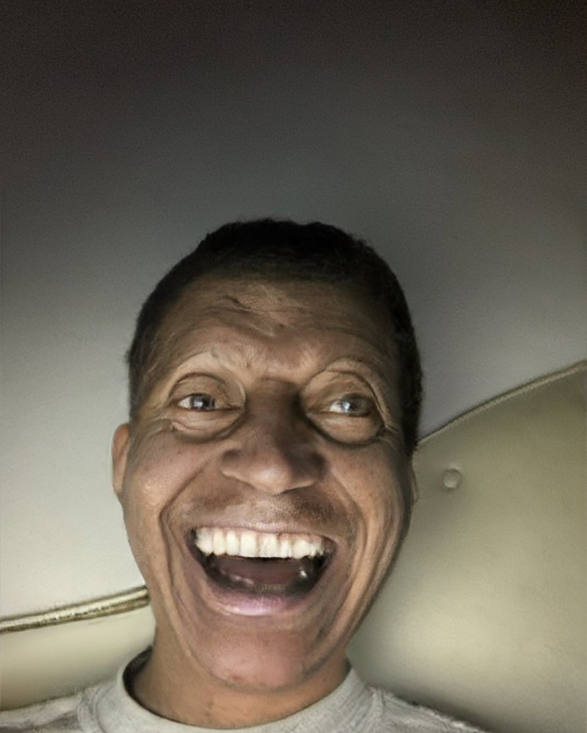 FaceApp 1639653210947