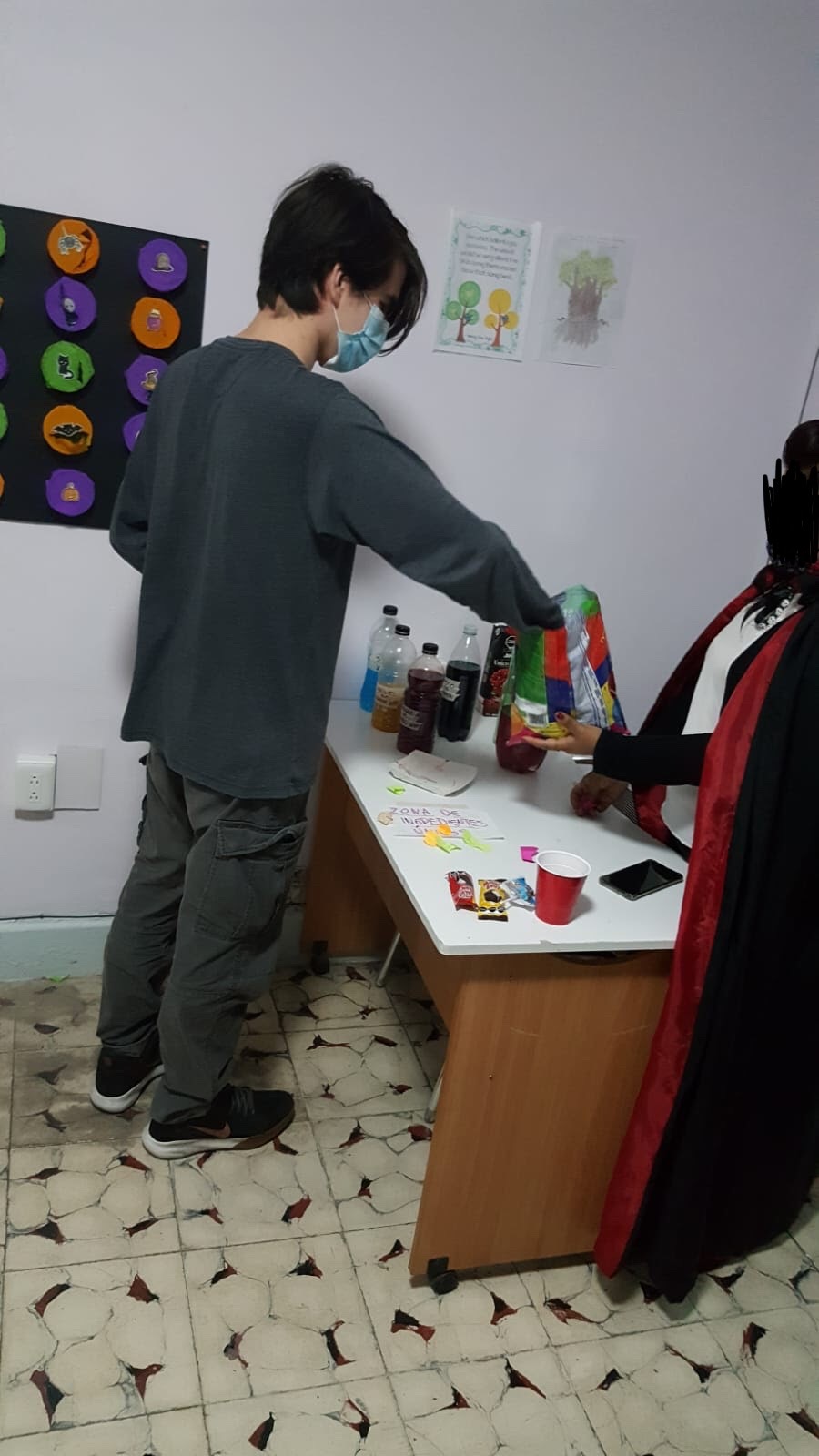 2652389 candid3