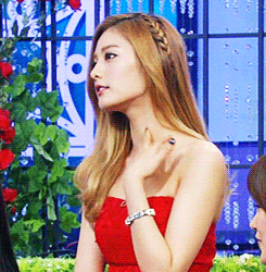 Tumblr mkywlwTa9l1qcyraio3 r1 250