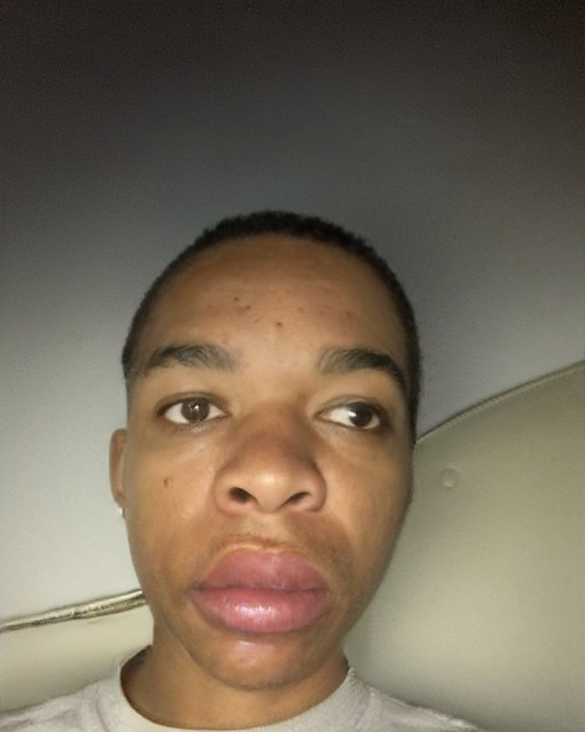 FaceApp 1641339484870