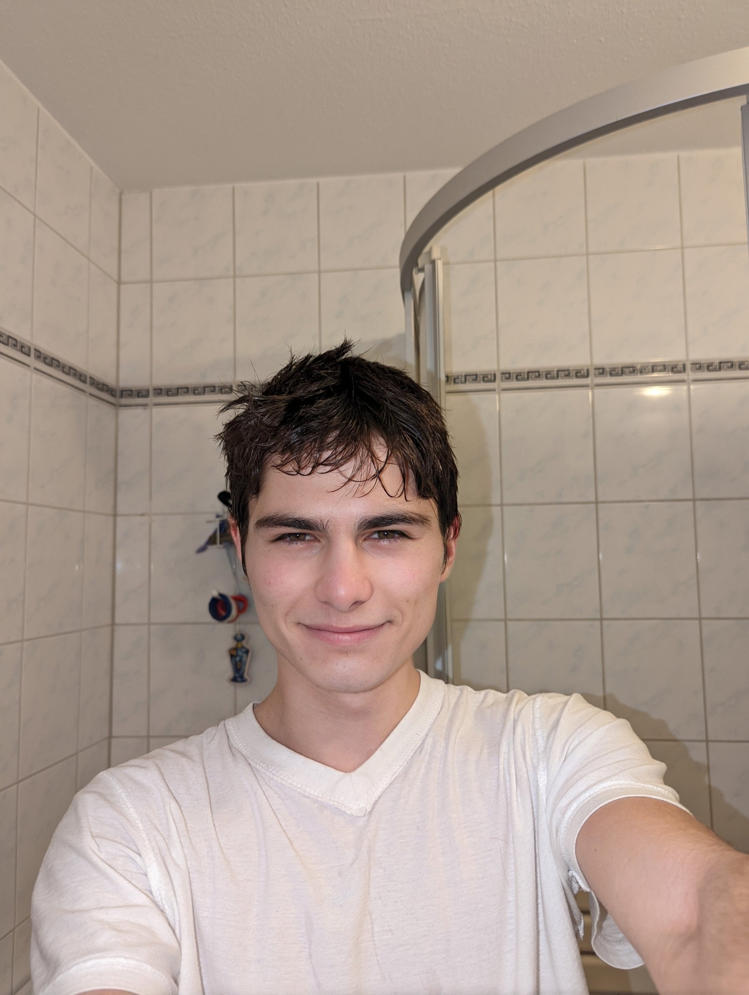 FaceApp 1641568240174