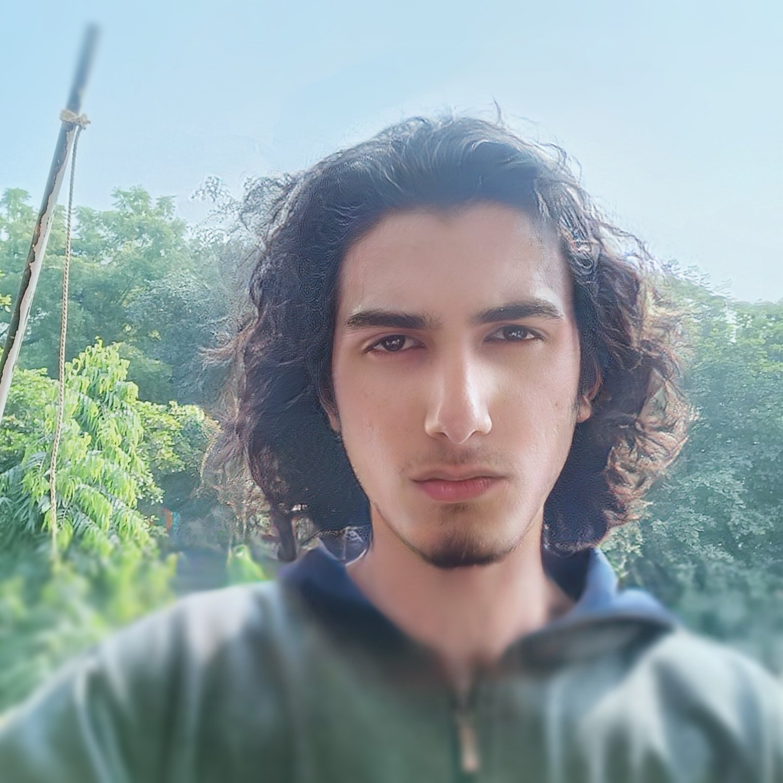 FaceApp 1639682805723