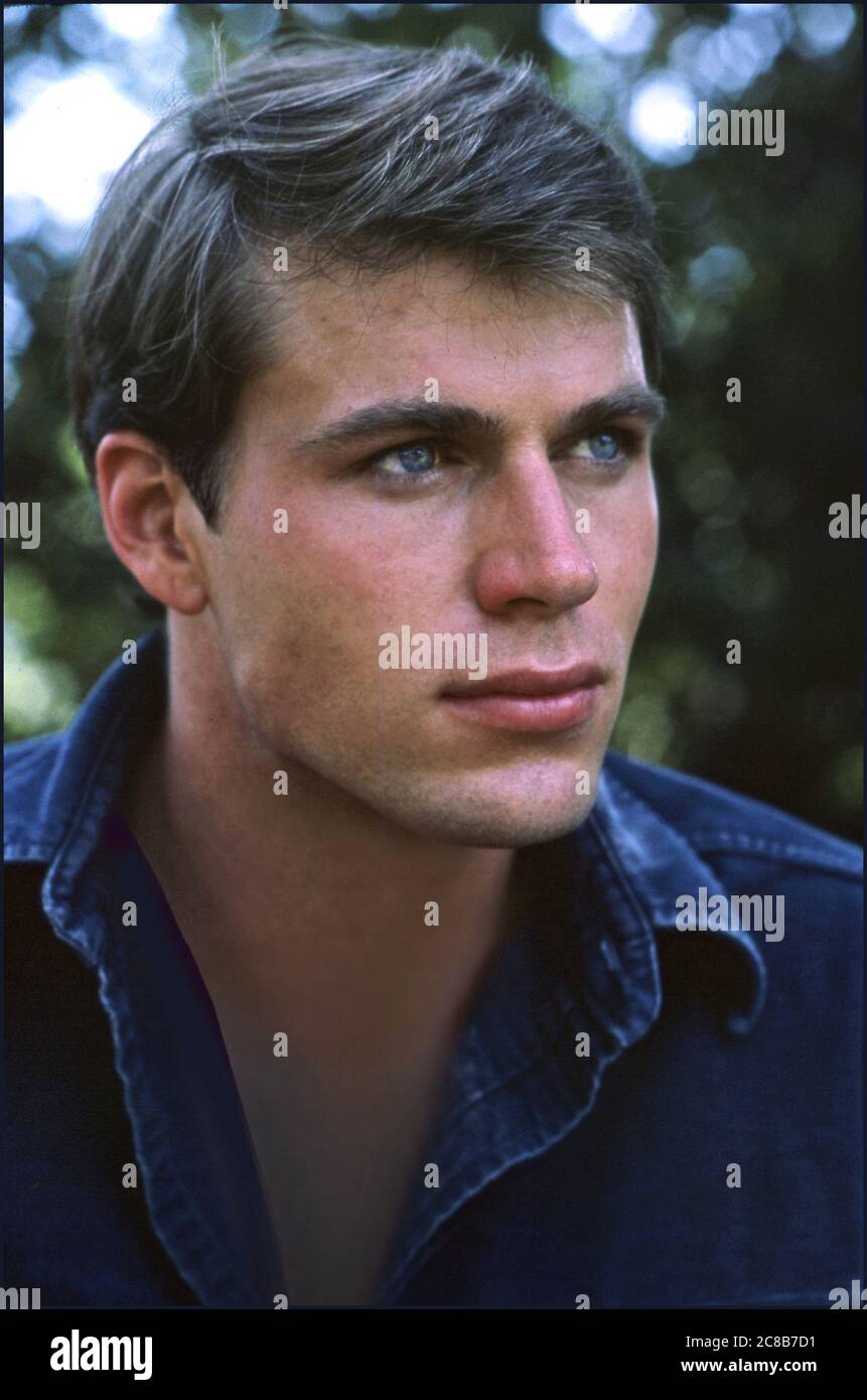 Portrat des schauspielers jon erik hexum der tragisch starb als er sich versehentlich mit eine
