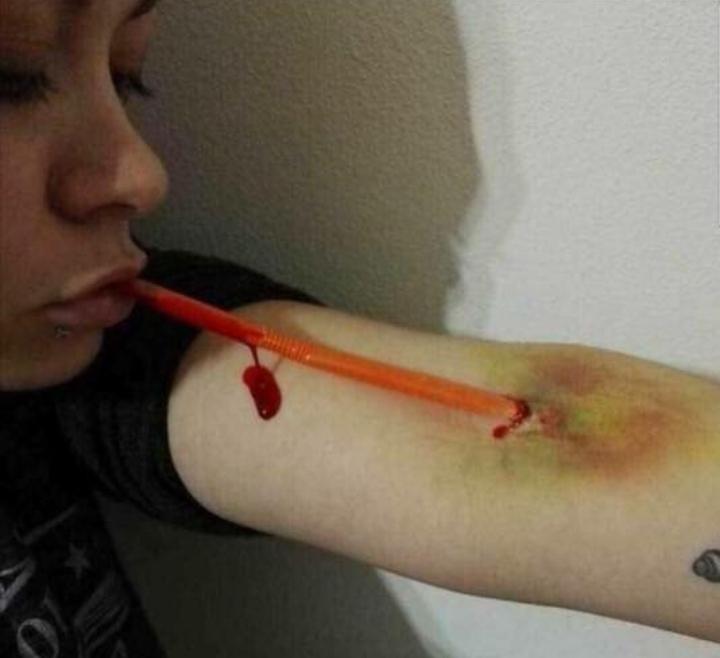 17AE2387 52CD 4C12 80DA 6A9886BADDAA