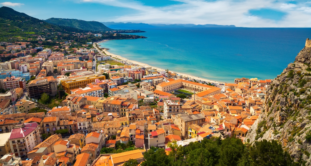 Sicily cefalu shutterstock 242226136 Fotor