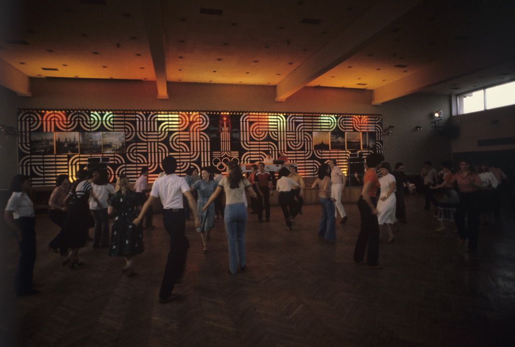 RIAN archive 516716 Disco at Olympic village