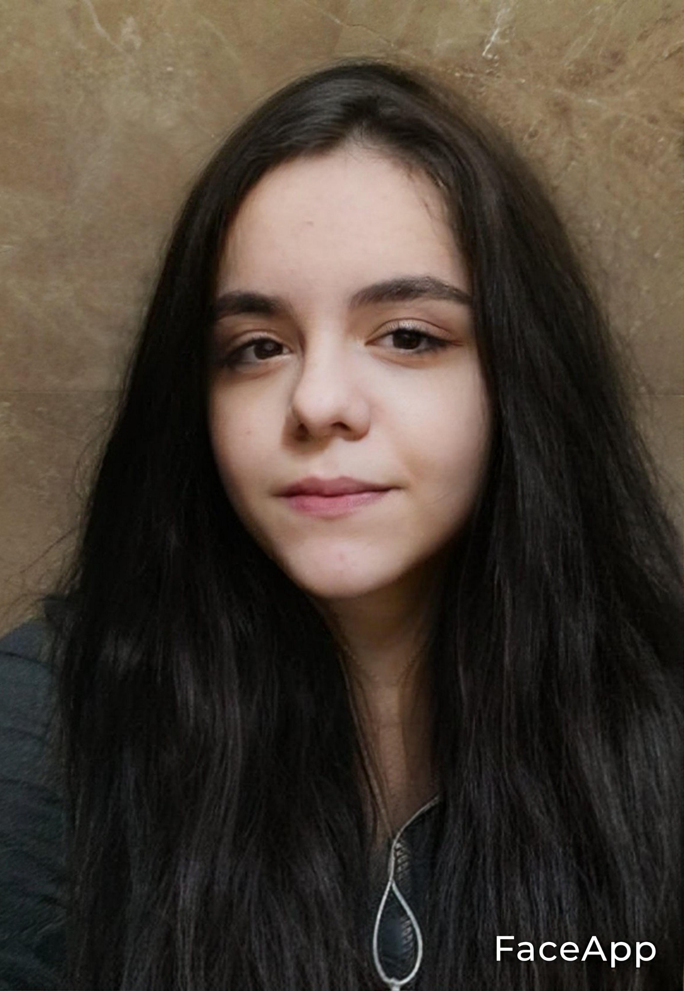 FaceApp 1643408987889