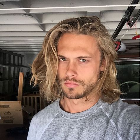 10181ca5272f450655d1e7859d1e7b27  long hair men blonde long mens hair