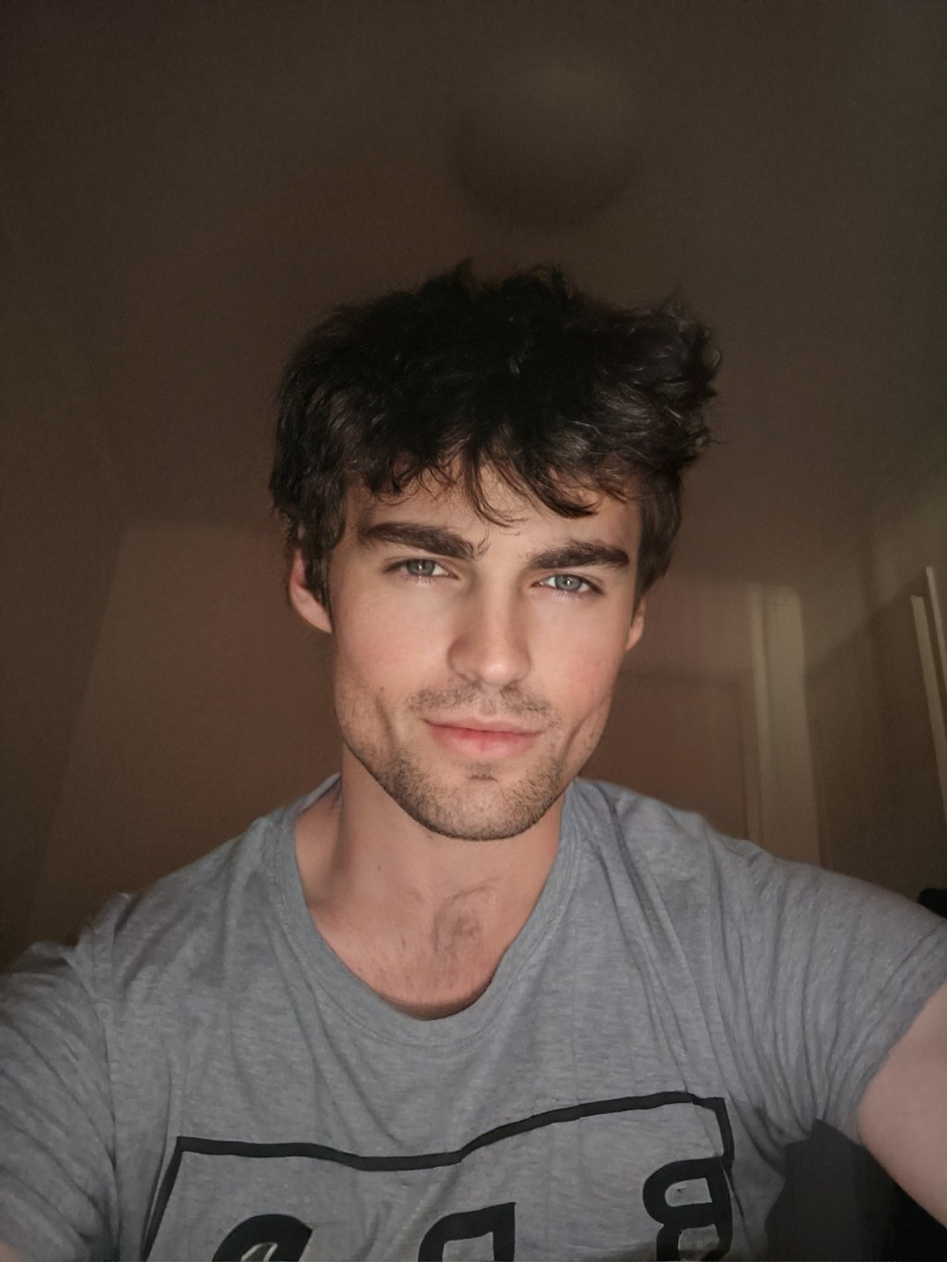 FaceApp 1643795956299