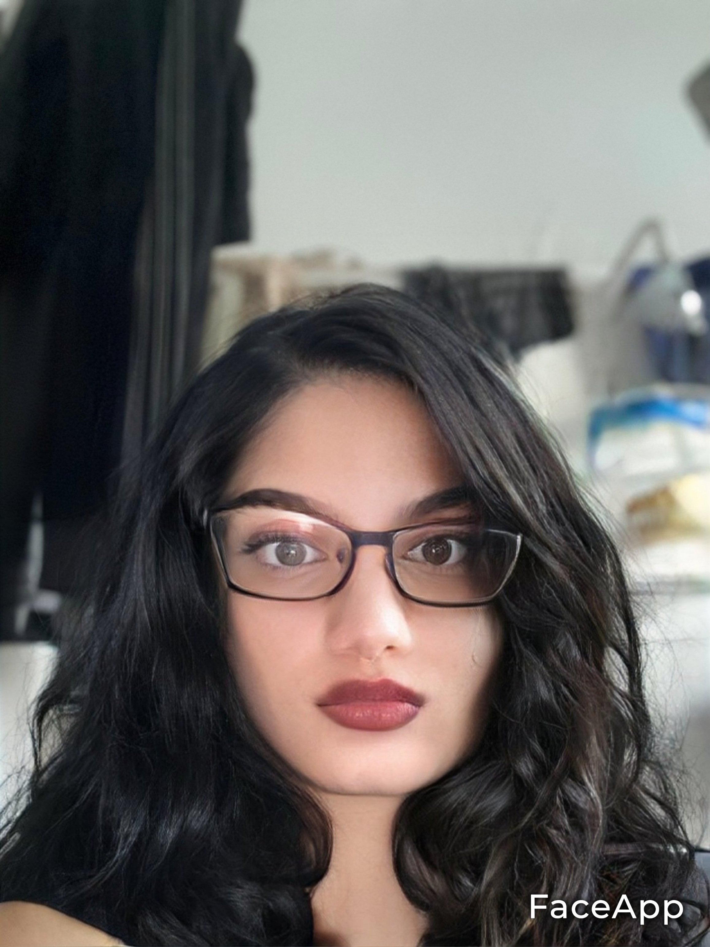 FaceApp 1643939754254