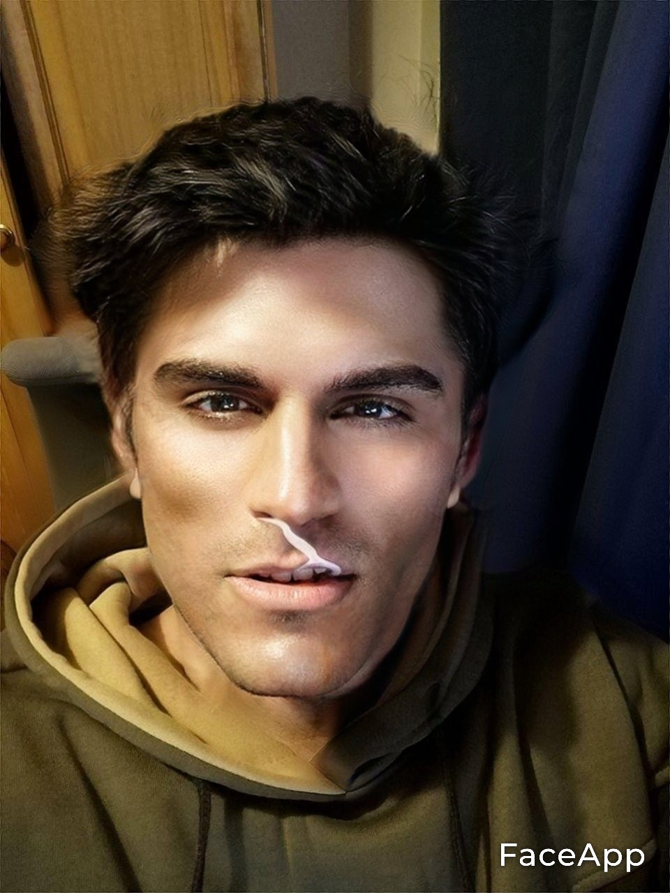 FaceApp 1644102694943
