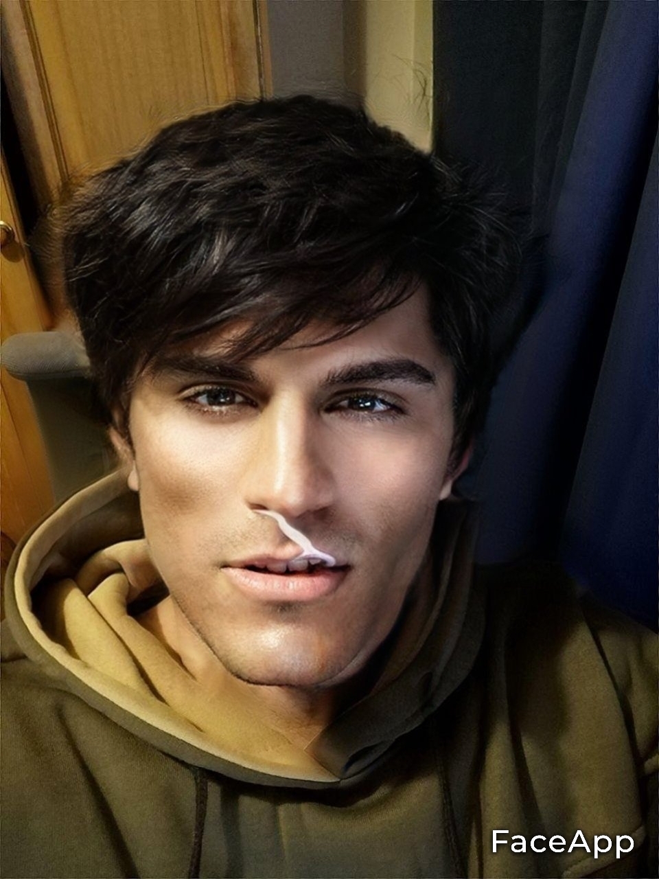 FaceApp 1644102965812