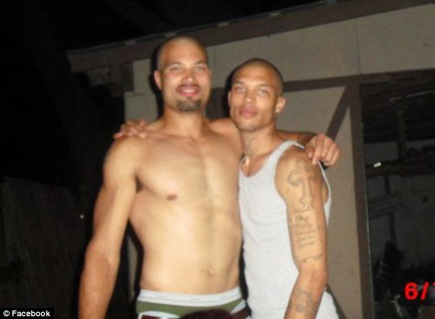 Jeremy meeks and brother emery meeks jeremy meeks 37310473 634 466