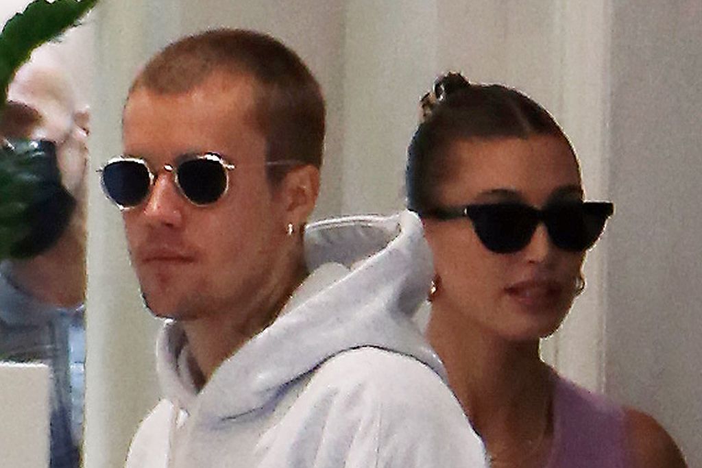 Justin bieber hailey baldwin hot pink
