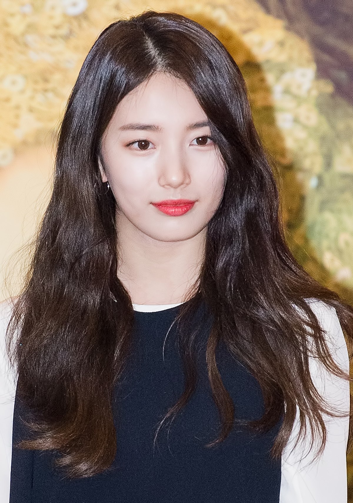 1200px Suzy at a fansigning event 31 January 2017 01