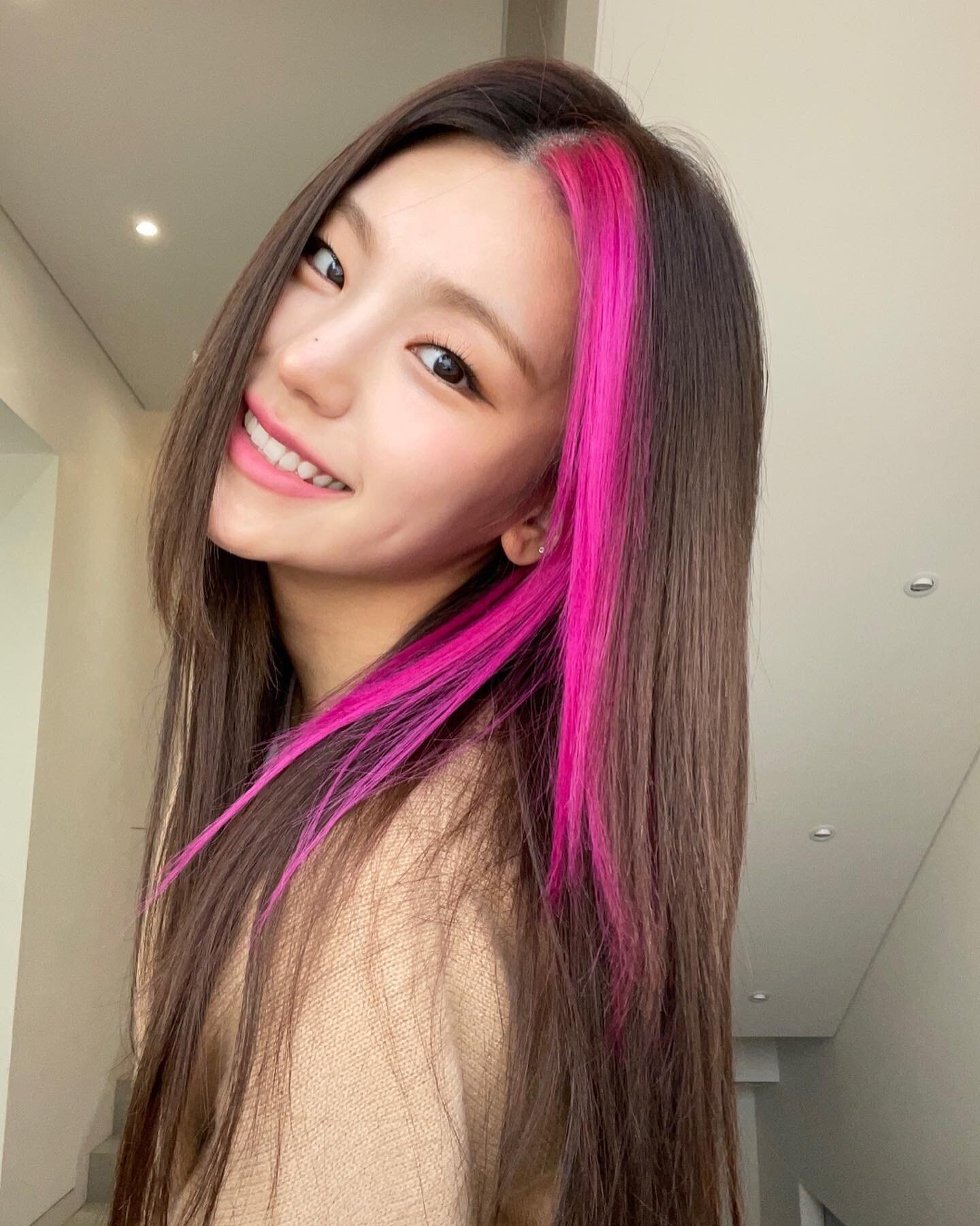 211023 ITZY Instagram Update Yeji documents 1