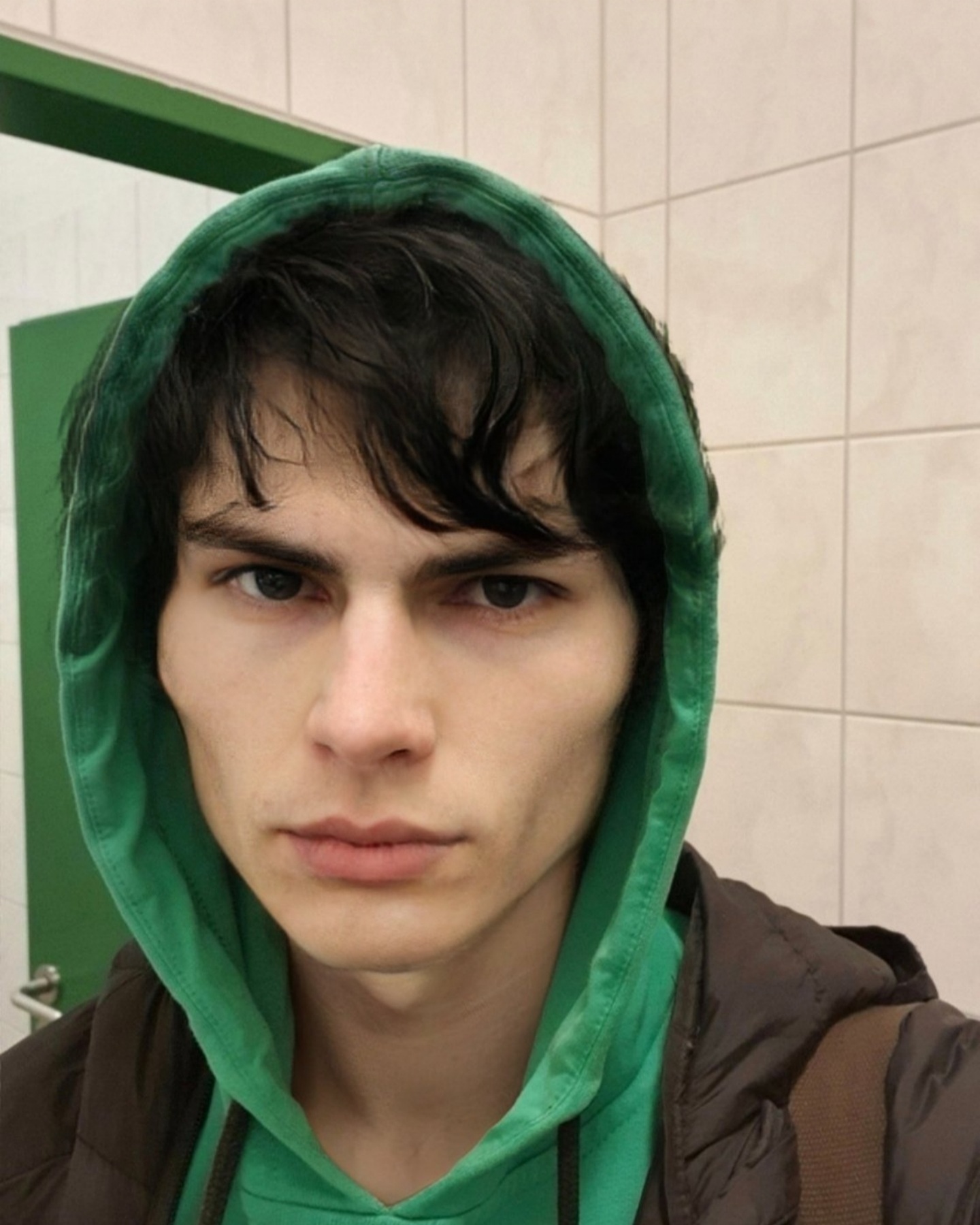 FaceApp 1644967098615
