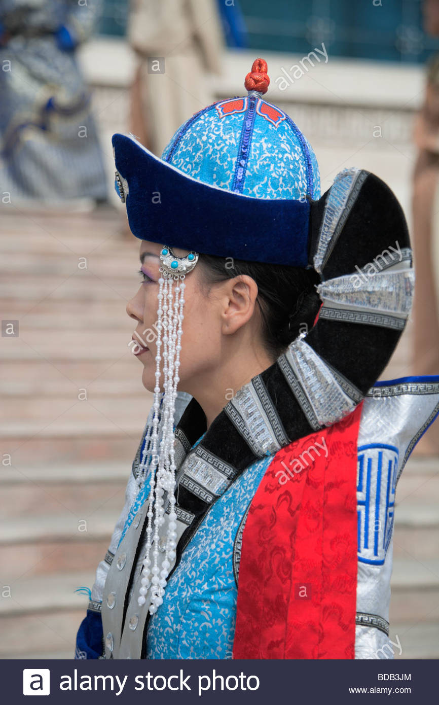 Profile of female mongolian dancer in traditional clothing government BDB3JM