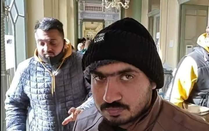 Me woman sir