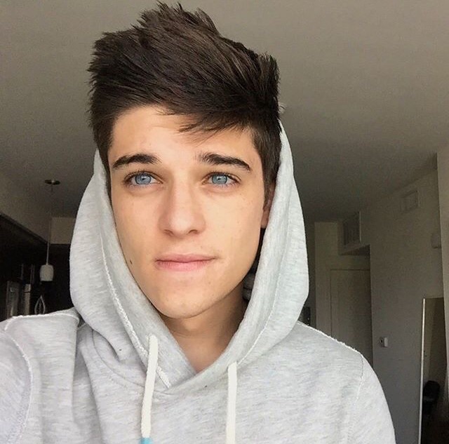 Blue eyes boys guys handsome Favimcom 4392311