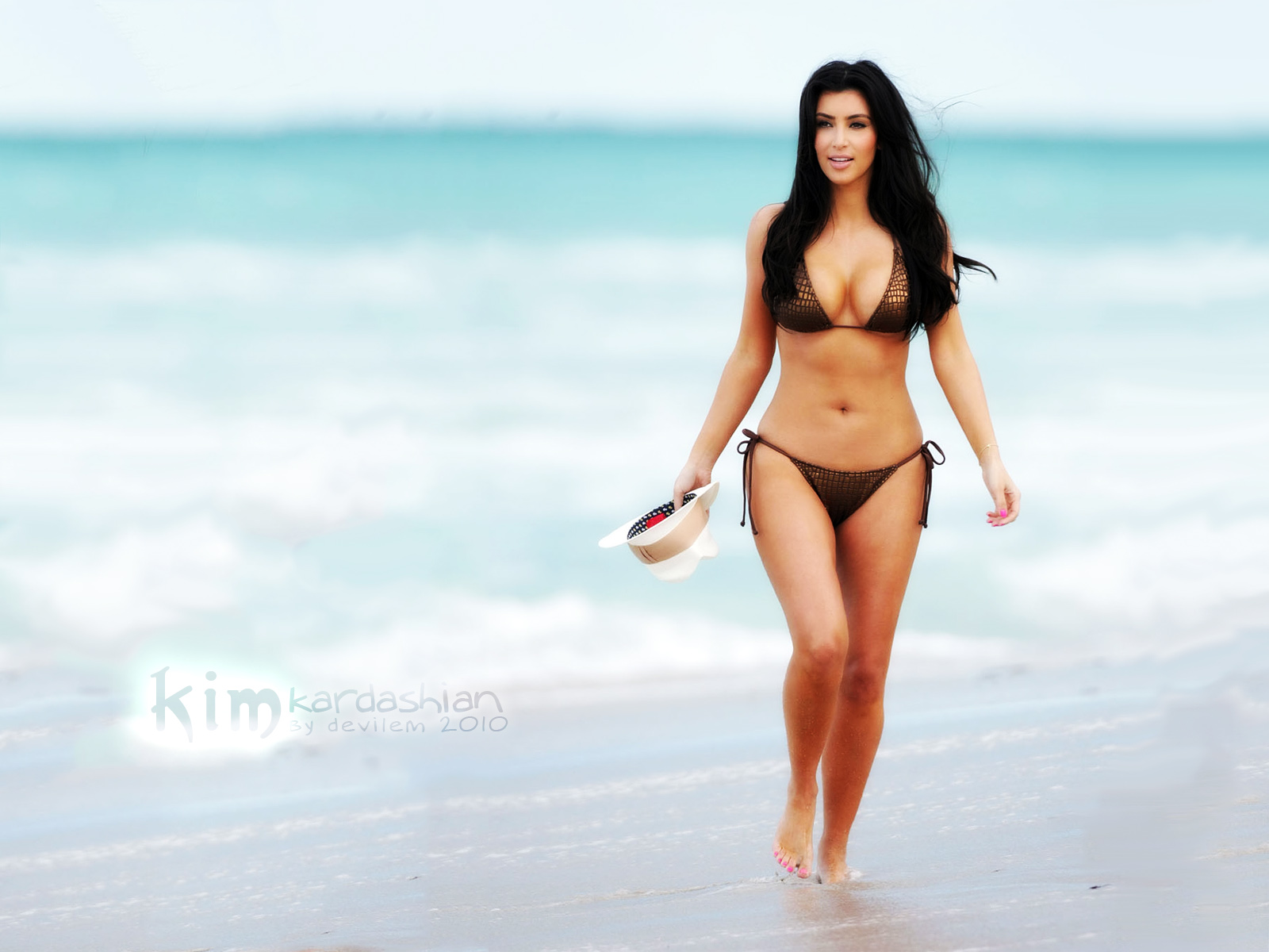 Kim Kardashian beach background wallpaper