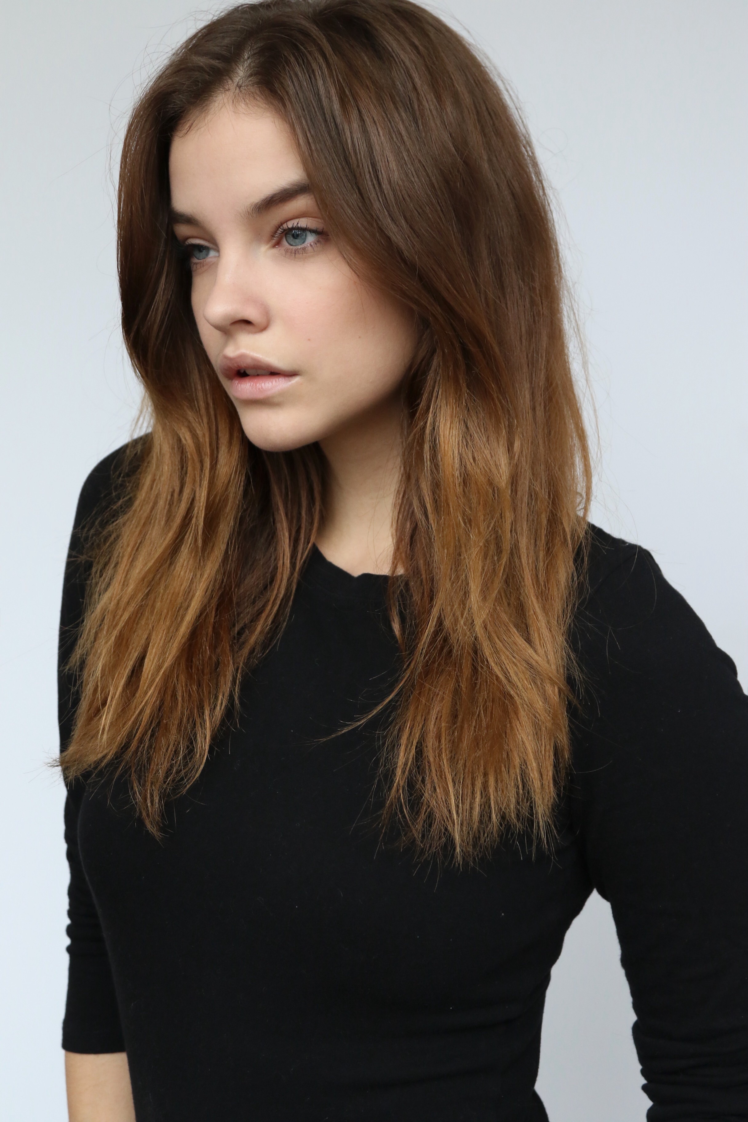 Barbara Palvin model long hair brunette blue eyes white background simple background open mout